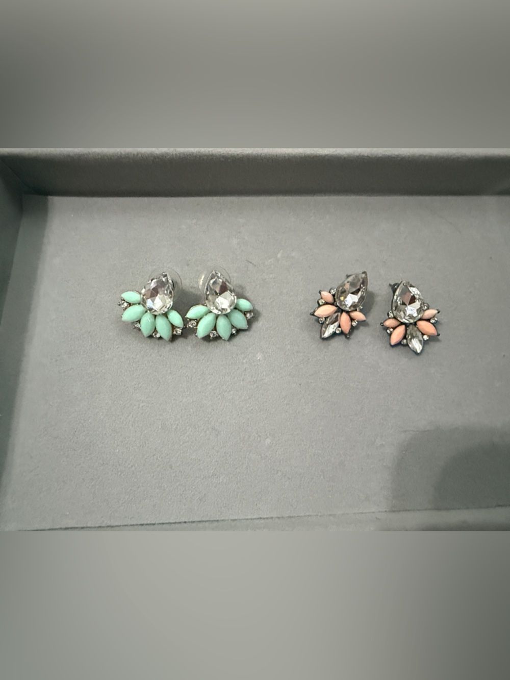 2 pairs Crystal Teardrop Floral Earrings in Mint and Peach - Women Jewelry